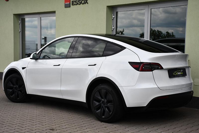 Tesla Model Y LONG RANGE DUAL REZERVACE - fotka 3 z 38