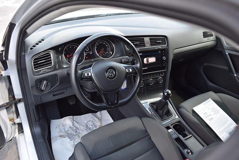 Volkswagen Golf Variant (2018) 1.4TSI 92kw CLBMT TAŽ NAVI APP - fotka 20 z 44