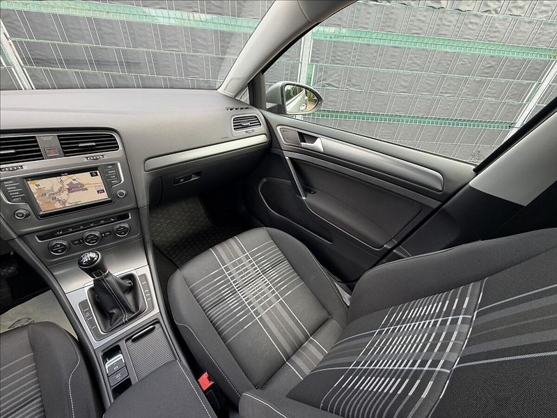 Volkswagen Golf Variant VII 1.6 TDI Lounge - fotka 11 z 16