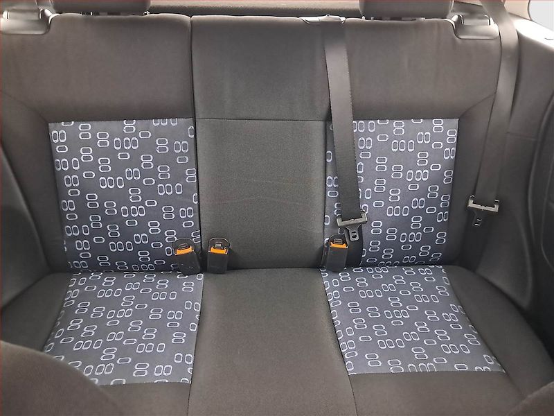 Ford Fiesta (2004) 1.4 TDCi, po STK, Klima - fotka 10 z 14