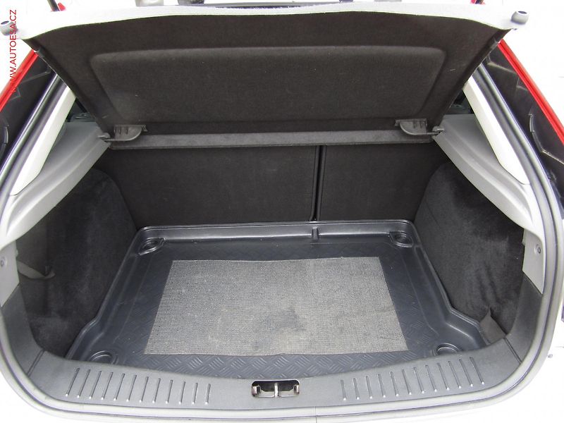 Ford Focus (2009) 1.6 TDCi, Klima - fotka 7 z 16