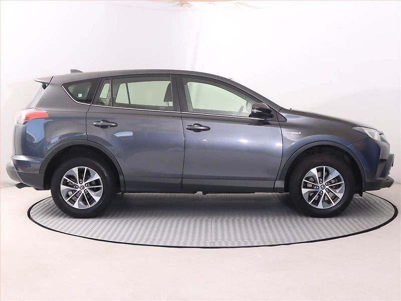 Toyota RAV4 (2016) 2.5 Hybrid, Automat, Navi - fotka 6 z 21