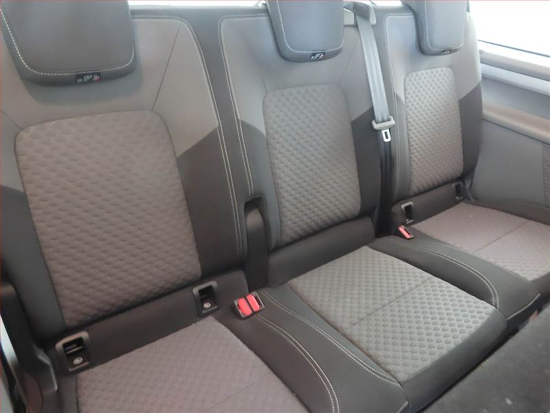 Volkswagen Caravelle (2025) Life 2.0 TDI, ČR, DPH - fotka 16 z 17