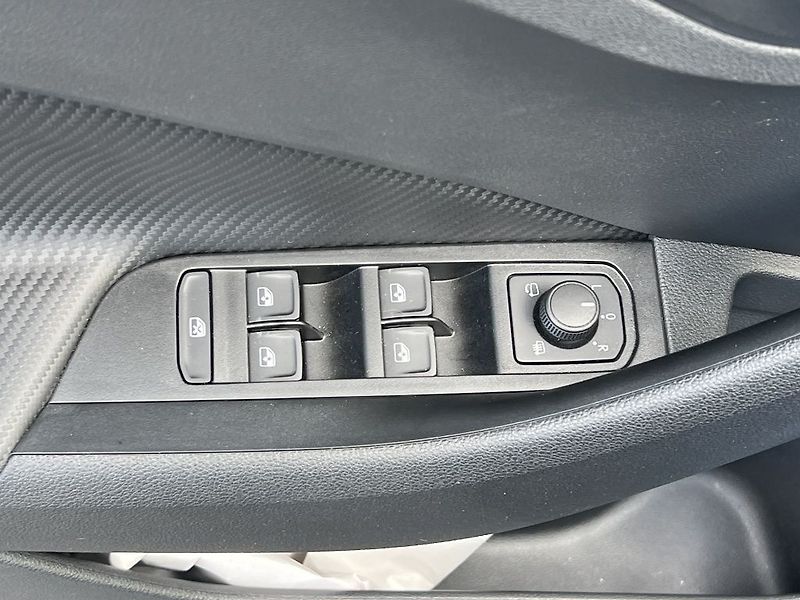 Škoda Scala Monte Carlo 1.0 TSI 85 Kw - fotka 15 z 34