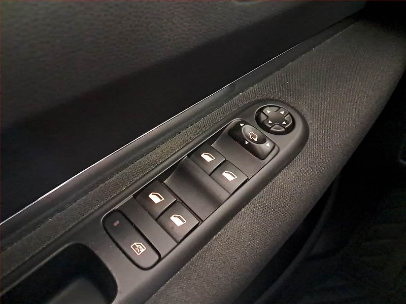 Peugeot 5008 (2016) 2.0 BlueHDi, ČR,1.maj, Navi - fotka 21 z 21