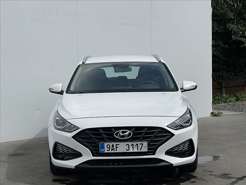 Hyundai i30 1,5 CVVT Combi Comfort - fotka 21 z 23
