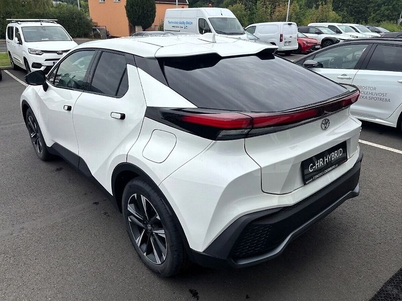 Toyota C-HR 1,8   Style HEV CVT - fotka 5 z 10