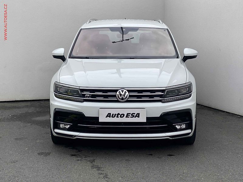 Volkswagen Tiguan (2017) 2.0TDI 4x4, 1.maj,ČR, R-Line - fotka 2 z 20
