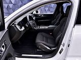 Volvo XC60 B4 AWD MOMENTUM, KAMERA, ACC, - náhled 10