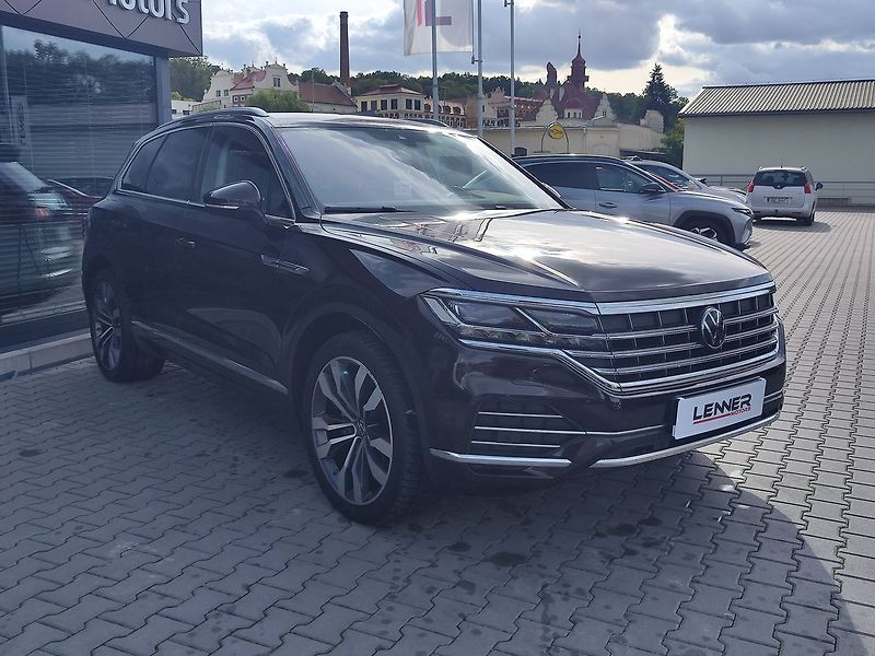 Volkswagen Touareg 3.0 TDi/210kW Elegance AT 4x4 - fotka 3 z 39