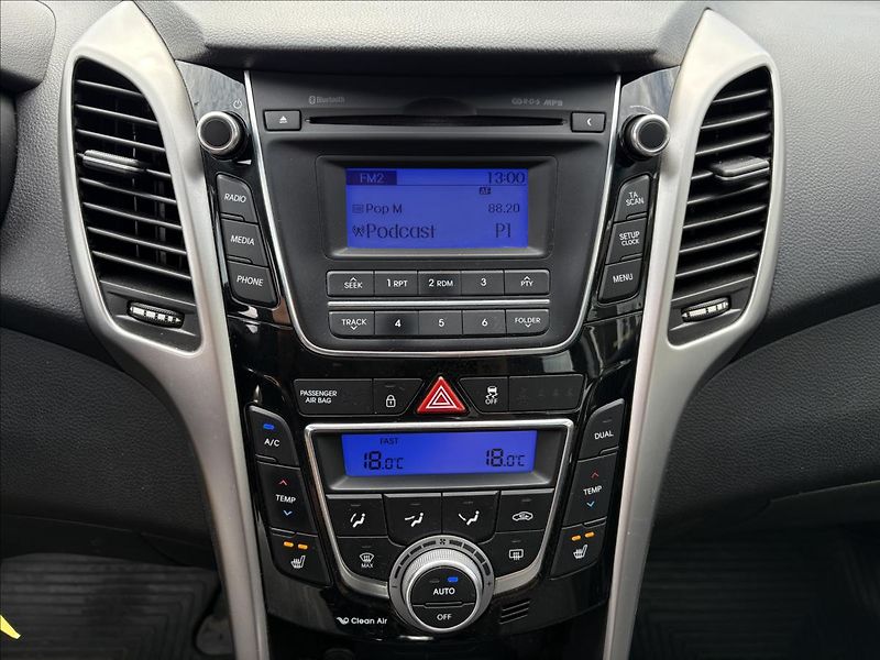 Hyundai i30 1,6 CRDi MT  kombi Weekend - fotka 12 z 16