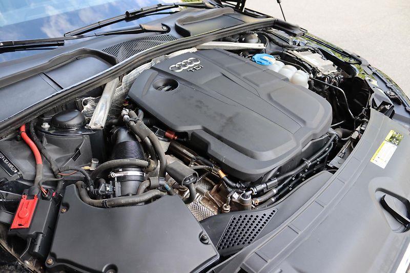 Audi A4 2.0TDI S-TRONIC SEDAN 110kW - fotka 49 z 50