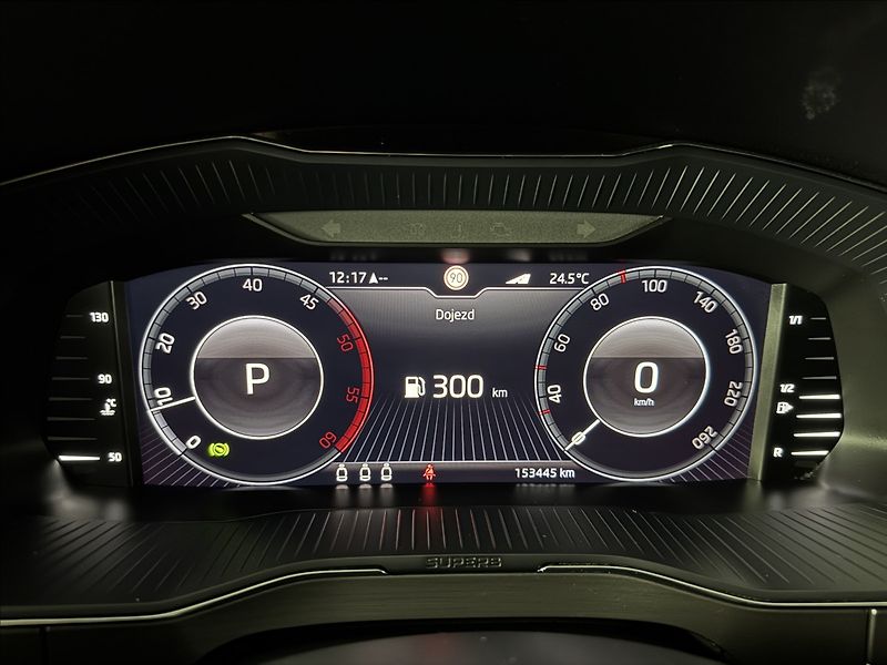 Škoda Superb 2,0 TDi  DSG 4x4 Scout Virtual - fotka 30 z 50