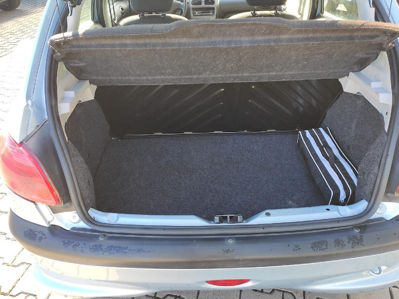 Peugeot 206 (2007) 1.4i 75k MAN5  - fotka 6 z 21