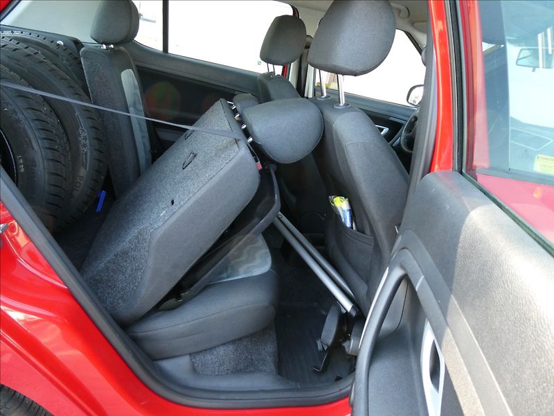 Škoda Fabia 1,2 HTP 2x kola, koupeno v ČR - fotka 25 z 40