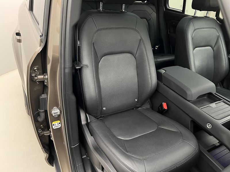 Land Rover Defender D250 XS EDITION AUT CZ - fotka 21 z 50