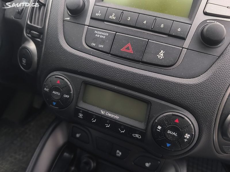 Hyundai ix35 2.0D4X4,70KM,MAX VÝBAVA,KRÁSNÝ - fotka 16 z 31