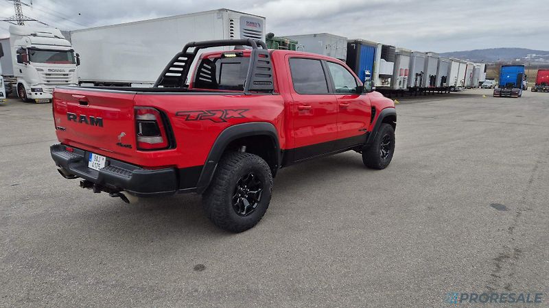 Dodge RAM (2022) 1500 TRX 6.2 HEMI V8 523kW - fotka 5 z 19