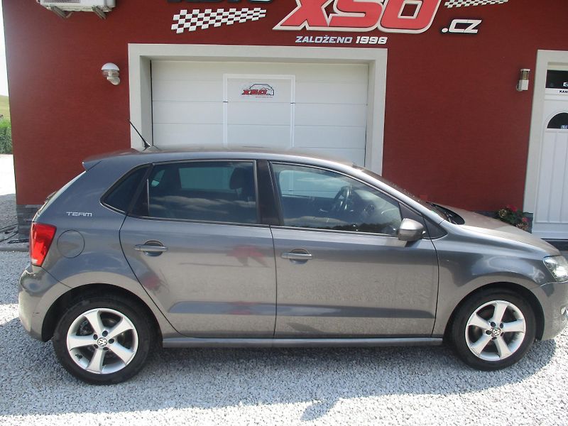Volkswagen Polo 1.2 TSi - fotka 2 z 31