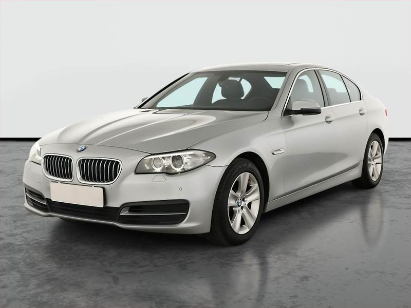 BMW Řada 5 (2014) 520d, Automat, Kůže, Tempomat - fotka 2 z 20