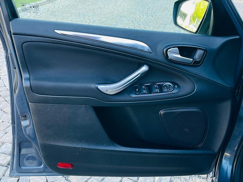 Ford Galaxy 2.2TDCi MANUÁL 7 MÍST TAŽNÉ  - fotka 32 z 50