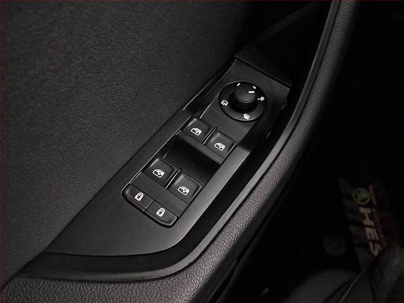 Škoda Superb (2018) 2.0 TDI, Navi, Bi-Xenony - fotka 18 z 19