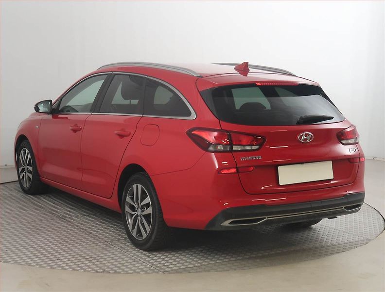 Hyundai i30 (2021) 1.5 T-GDI MHEV, ČR,1.maj - fotka 4 z 17