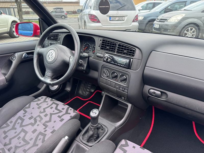 Volkswagen Golf (1999) 3 CABRIO 1,6 GL 74 KW STK - fotka 35 z 50
