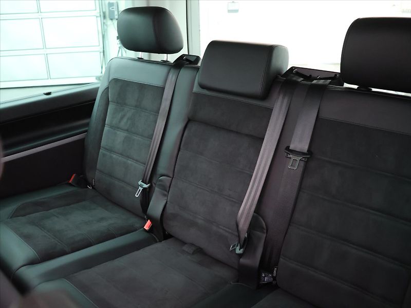 Volkswagen Multivan 2,0 TSI 150 kW 4x4 DPH - fotka 17 z 41