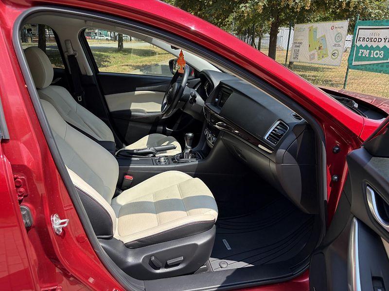 Mazda 6 2.0 Sports-Line - fotka 21 z 32