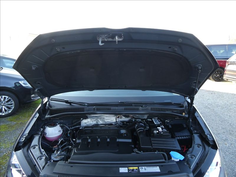 Volkswagen Sharan 2,0 TDi HIGHLINE, rezervace - fotka 41 z 50