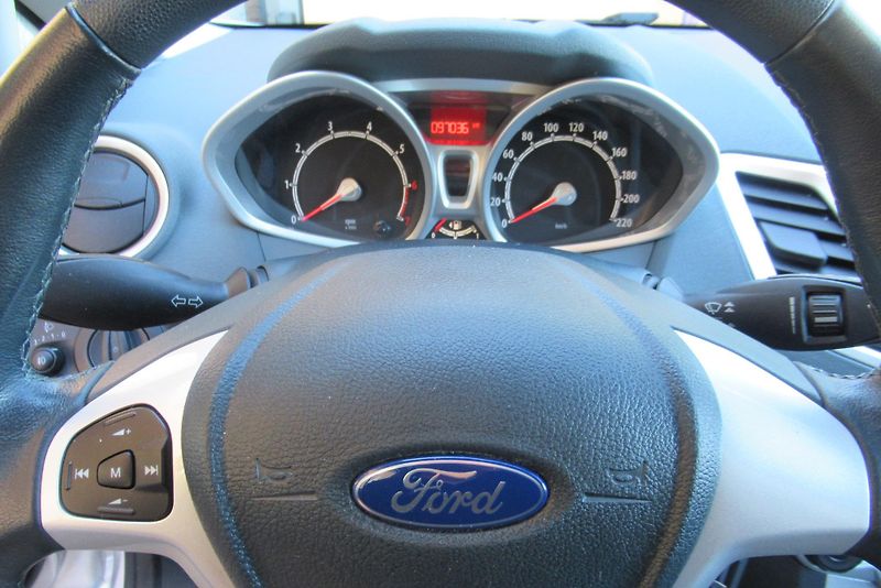 Ford Fiesta 1.2i KLIMA  SADA ALU KOL - fotka 12 z 20