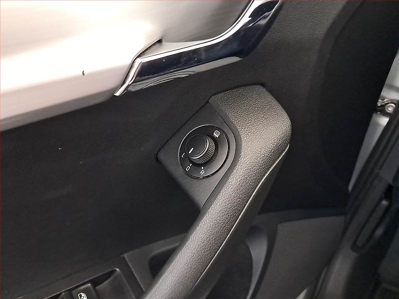 Škoda Octavia (2019) Ambition 1.5 TSI, Serv.kniha - fotka 16 z 21