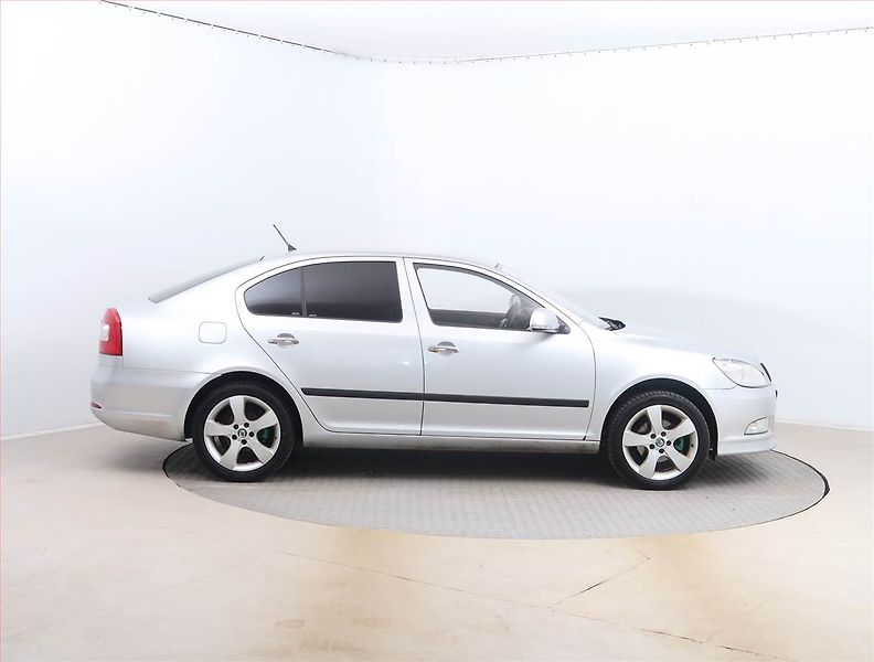Škoda Octavia (2012) 1.6 TDI, po STK, levný provoz - fotka 6 z 14