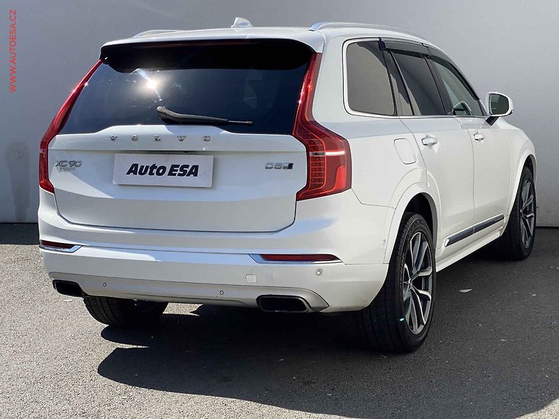 Volvo XC90 (2016) 2.0 D5 4x4, ČR, AT, LED - fotka 4 z 16