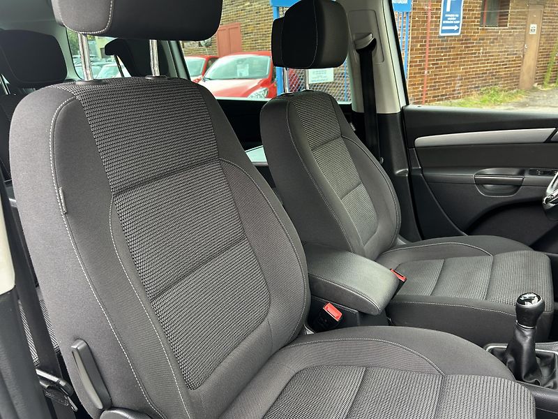 Volkswagen Sharan (2016) 1,4TSi 110 Comfortline 7 míst  - fotka 38 z 58