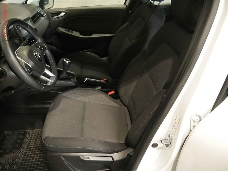 Renault Clio (2022) 1.0 TCe, 1.maj,ČR, LED, AC - fotka 9 z 16
