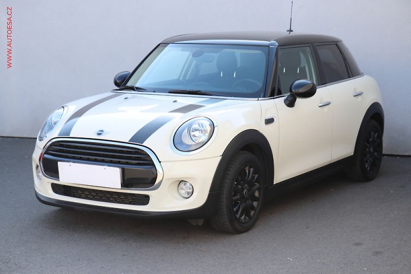 Mini Cooper (2017) 1.5i - fotka 3 z 3