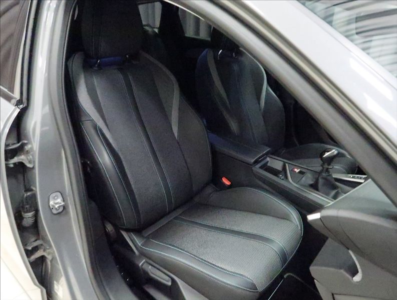 Peugeot 308 1,2 PT ALLURE NAVI KAMERA ČR - fotka 43 z 46