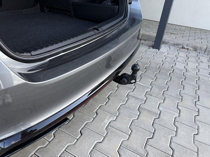 Škoda Octavia Combi DSG 2,0 TSi 195 kW RS - fotka 26 z 26