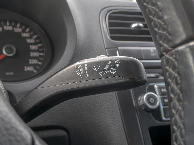 Volkswagen Polo (2009) 1.2HTP KLIMA – ROZVODY - fotka 15 z 40