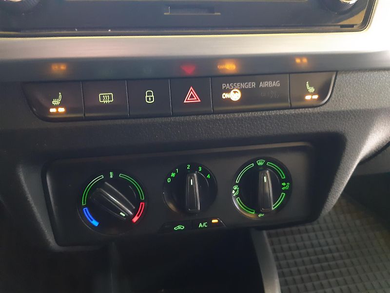 Škoda Fabia III 1.2 TSI KLIMA vyhř.sedáky - fotka 12 z 24