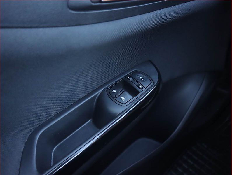 Opel Corsa (2019) 1.4, Automat, Serv.kniha - fotka 18 z 19