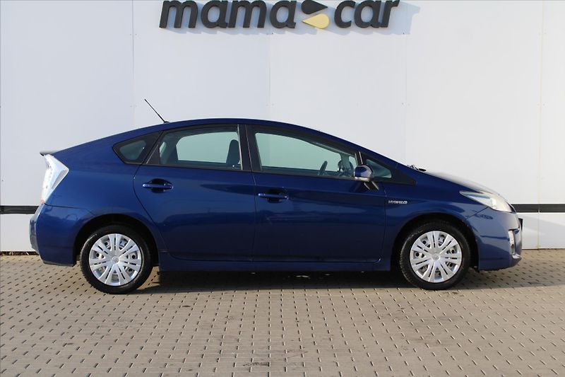 Toyota Prius 1.8 VVT-i HYBRID - fotka 2 z 3