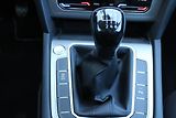 Volkswagen Passat (2022) 2.0 TDI 110kW manuál tažné - náhled 35