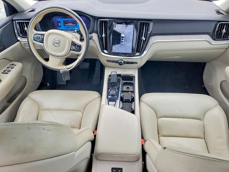 Volvo S60 (2023) PLUS - fotka 8 z 11
