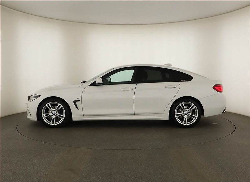 BMW Řada 4 (2020) M Paket 420i - fotka 3 z 20