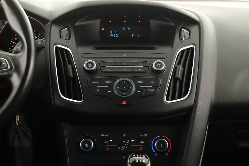 Ford Focus (2016) 1.0 EcoBoost, Vyhř. sedaček - fotka 11 z 12