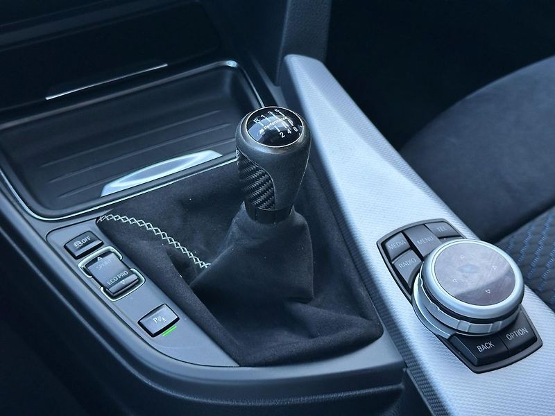 BMW Řada 3 335i, 91 000 Km ! - fotka 13 z 14