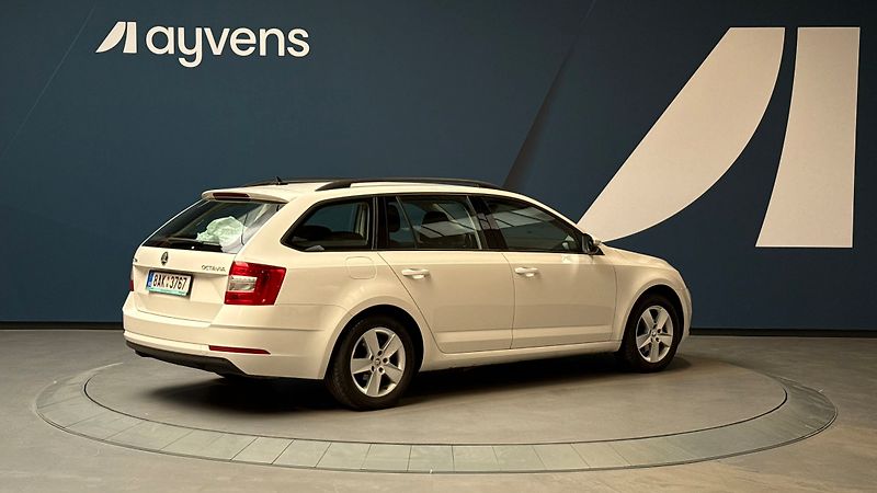 Škoda Octavia 1.6 TDI 85kW Ambition Combi - fotka 2 z 4